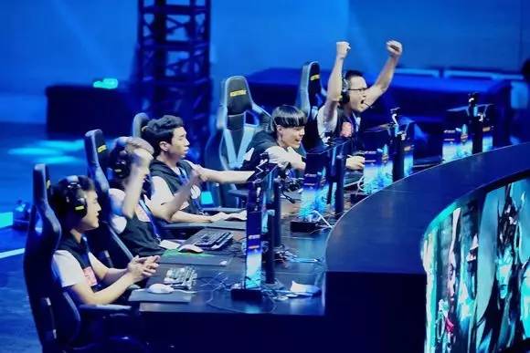 啄伤巫师止 啄伤巫师止